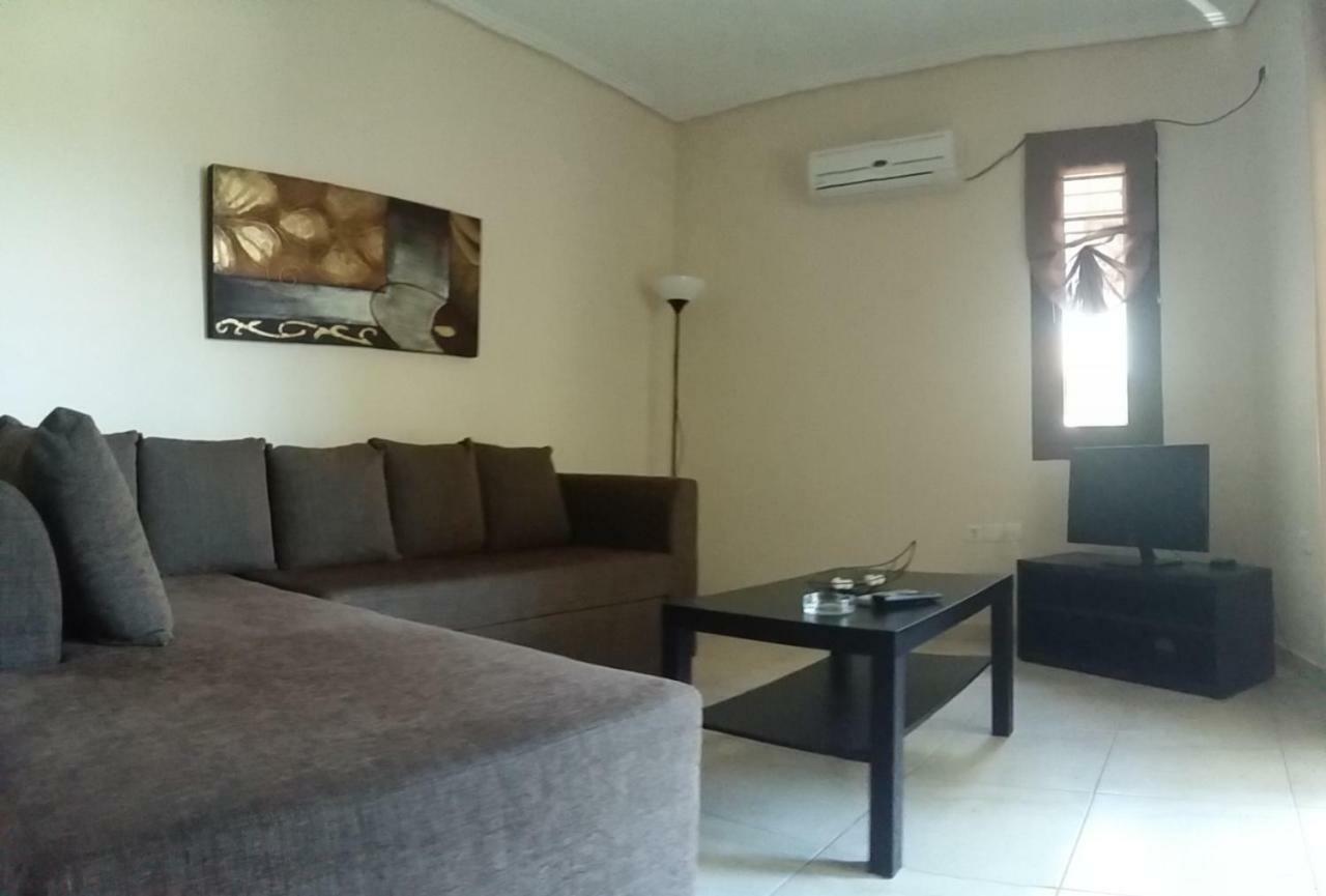 Gougousis Apartments Kaloyiros Экстерьер фото